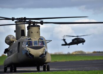 Helikoptery U.S. Army w bazie lotniczej Chievres, fot. Wikimedia Commons/Spc. DeMarco Wills