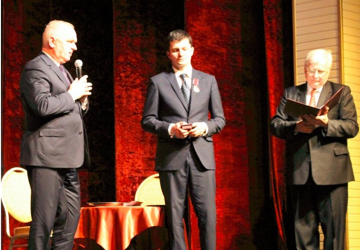 Wojewoda wręczył „Srebrny Krzyż Zasługi” wybitnemu pianiście Radio Zachód - Lubuskie