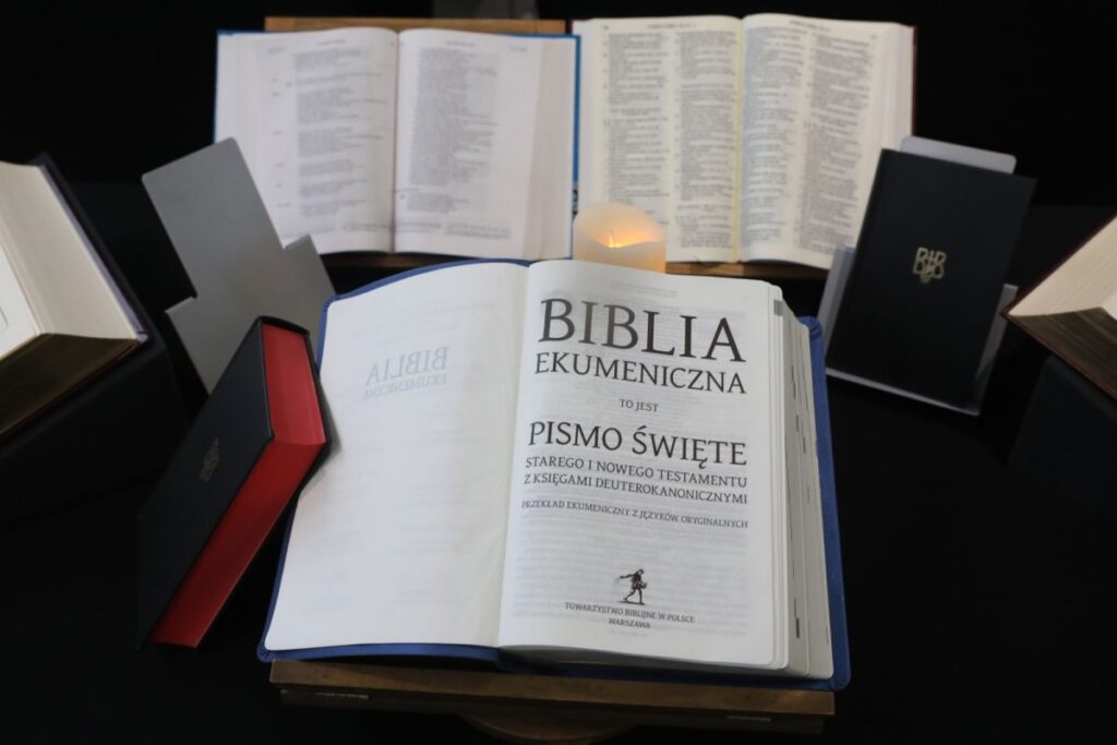Zaprezentowano pierwszy polski przekład Biblii Ekumenicznej Radio Zachód - Lubuskie