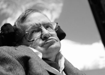 Prof. Stephen Hawking w czasie wystąpienia w 2014r., fot. PAP/EPA/Andy Rain