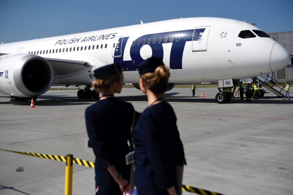 LOT zgodnie z rozkładem LOT zgodnie z rozkładem Radio Zachód - Lubuskie