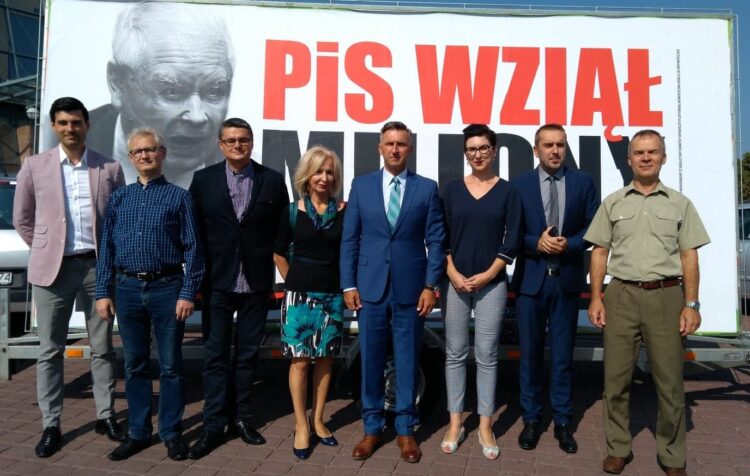 Billboardy PO i Nowoczesnej wyruszają na ulice miast 9 Fot. A.Steciąg