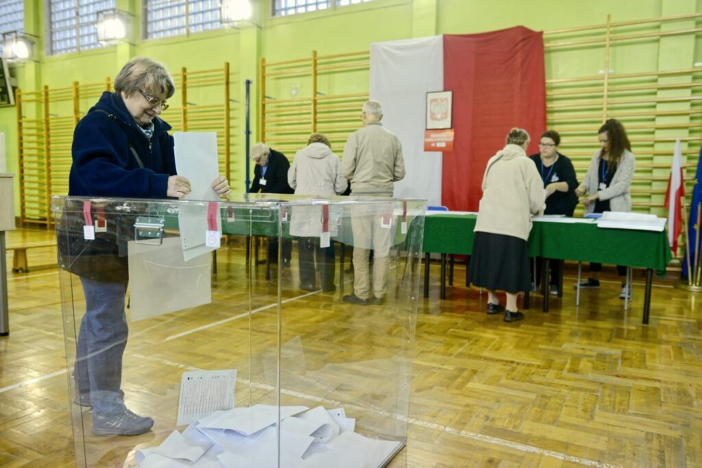 Rozpoczęło się głosowanie w wyborach samorządowych Radio Zachód - Lubuskie