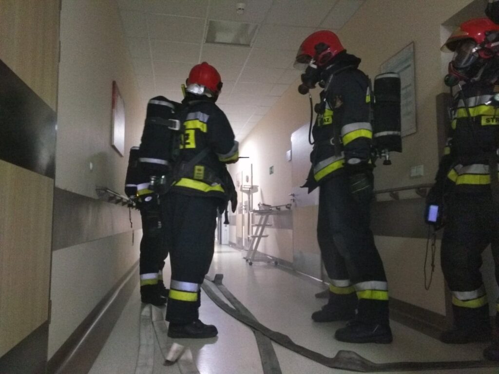 Cykliczne ćwiczenia strażaków w szpitalu Radio Zachód - Lubuskie