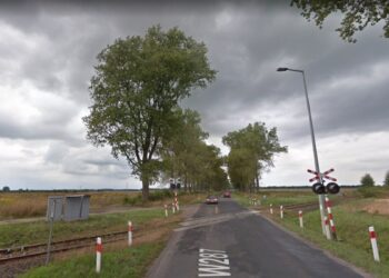 Przejazd kolejowy w Grabiku / Google Street View