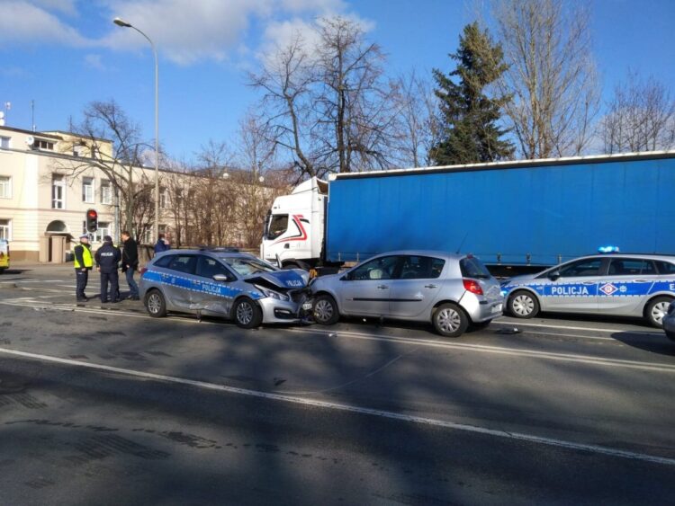 Wypadek z udziałem policyjnego radiowozu 9 Fot. Zofia Popielecka