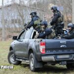 Antyterroryści na terenie MZK Radio Zachód - Lubuskie