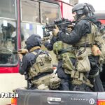 Antyterroryści na terenie MZK Radio Zachód - Lubuskie