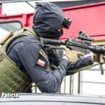 Antyterroryści na terenie MZK Radio Zachód - Lubuskie