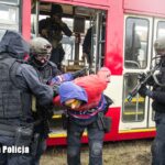 Antyterroryści na terenie MZK Radio Zachód - Lubuskie