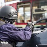 Antyterroryści na terenie MZK Radio Zachód - Lubuskie