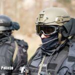 Antyterroryści na terenie MZK Radio Zachód - Lubuskie