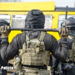 Antyterroryści na terenie MZK Radio Zachód - Lubuskie