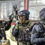 Antyterroryści na terenie MZK Radio Zachód - Lubuskie
