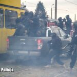 Antyterroryści na terenie MZK Radio Zachód - Lubuskie
