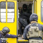 Antyterroryści na terenie MZK Radio Zachód - Lubuskie