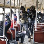 Antyterroryści na terenie MZK Radio Zachód - Lubuskie