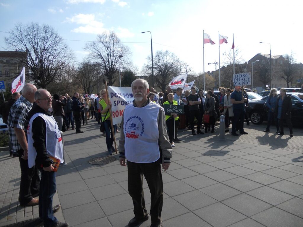 "Solidarność" pikietowała pod urzędem 3 autor: Piotr Wiśniewski