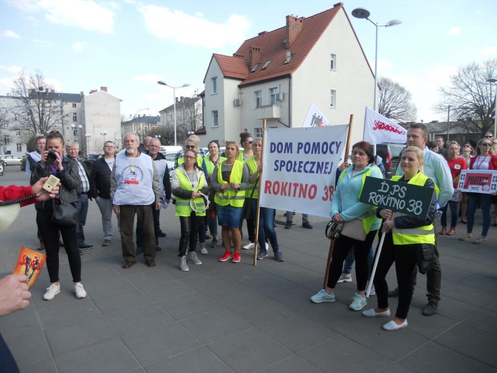 "Solidarność" pikietowała pod urzędem Radio Zachód - Lubuskie