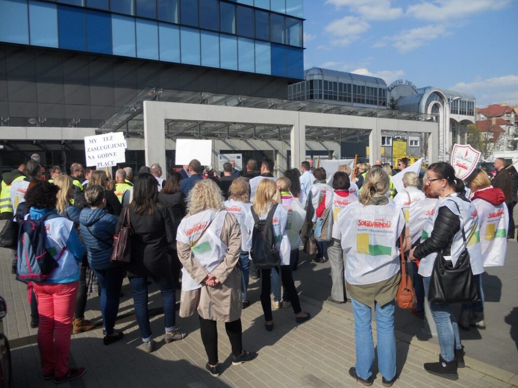 "Solidarność" pikietowała pod urzędem Radio Zachód - Lubuskie