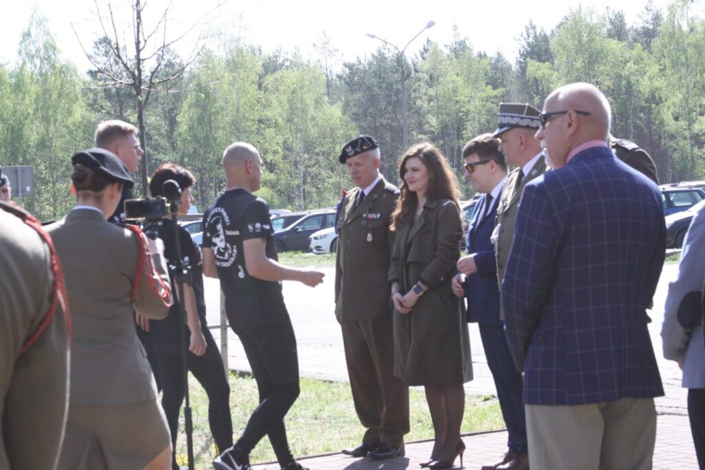 Wiceminister cyfryzacji przywitała sztafetę w Żaganiu Wiceminister cyfryzacji przywitała sztafetę w Żaganiu Radio Zachód - Lubuskie