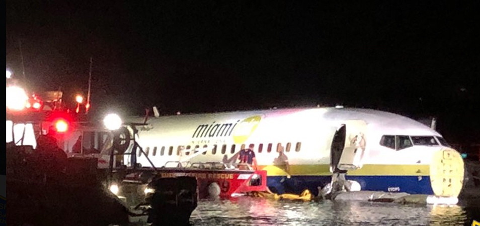 Samolot runął do rzeki. 21 osób rannych Radio Zachód - Lubuskie