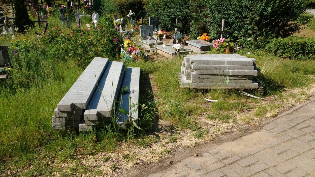 Mieszkańcy chcą efektów prac na cmentarzu w Jędrzychowie Radio Zachód - Lubuskie