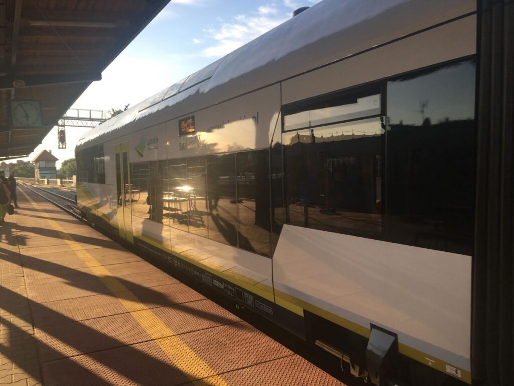 Estakadą przejechał pierwszy pociąg z pasażerami Radio Zachód - Lubuskie