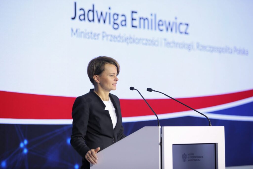 Minister Emilewicz dementuje informacje mające straszyć przedsiębiorców Radio Zachód - Lubuskie