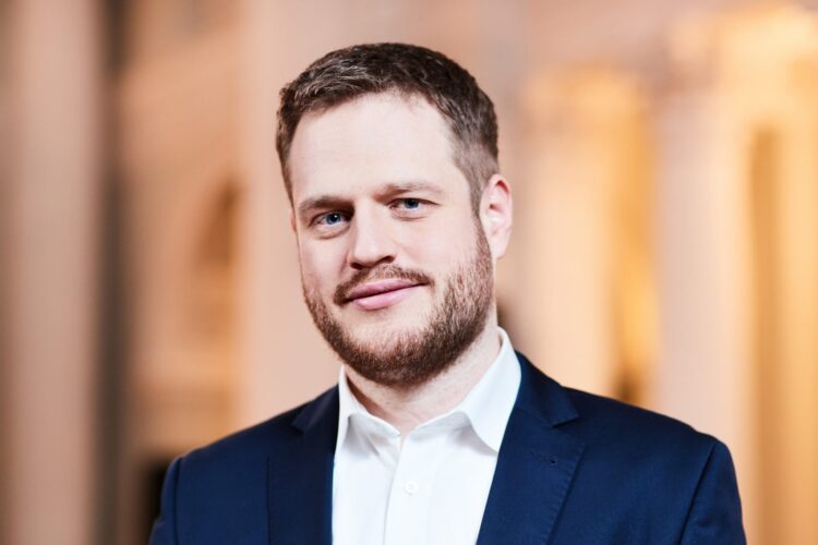 Minister Janusz Cieszyński