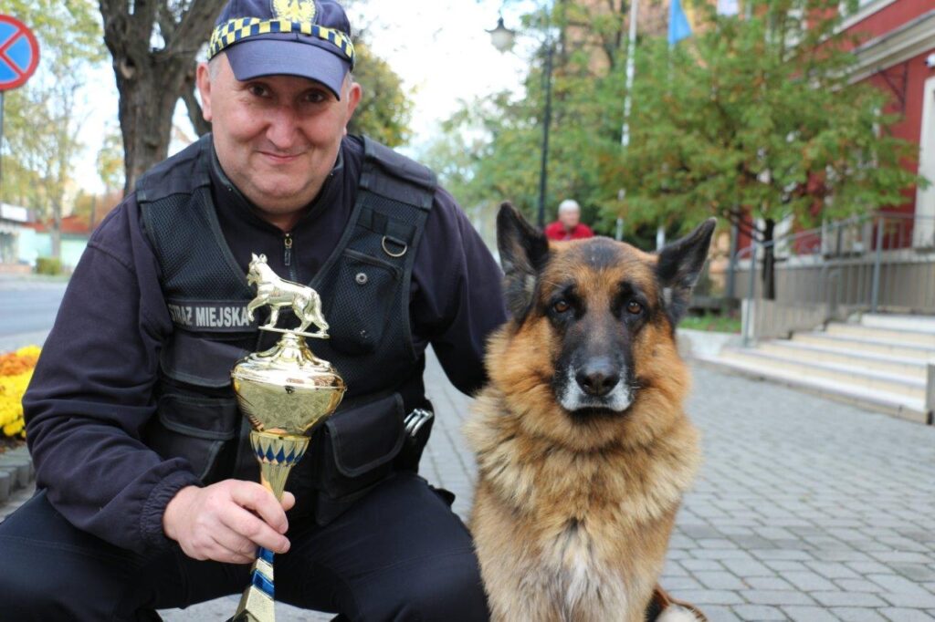 Sukces nowosolskiego strażnika i jego psa Radio Zachód - Lubuskie