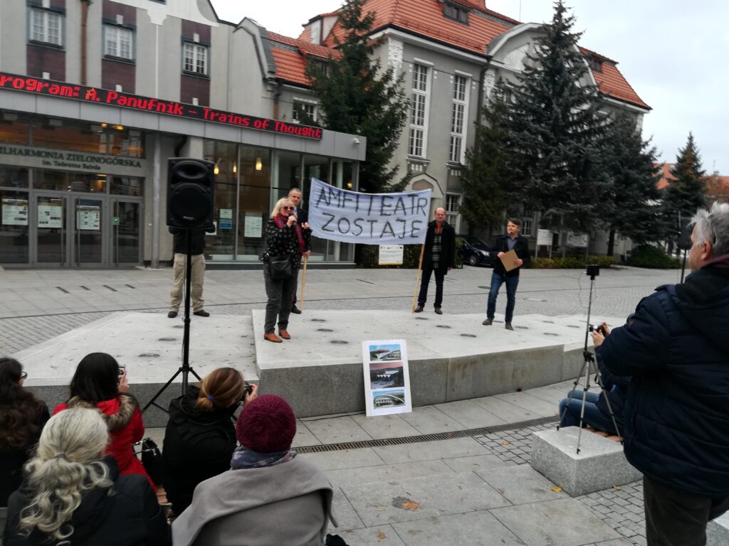Protest przeciwko likwidacji amfiteatru [GALERIA] Radio Zachód - Lubuskie