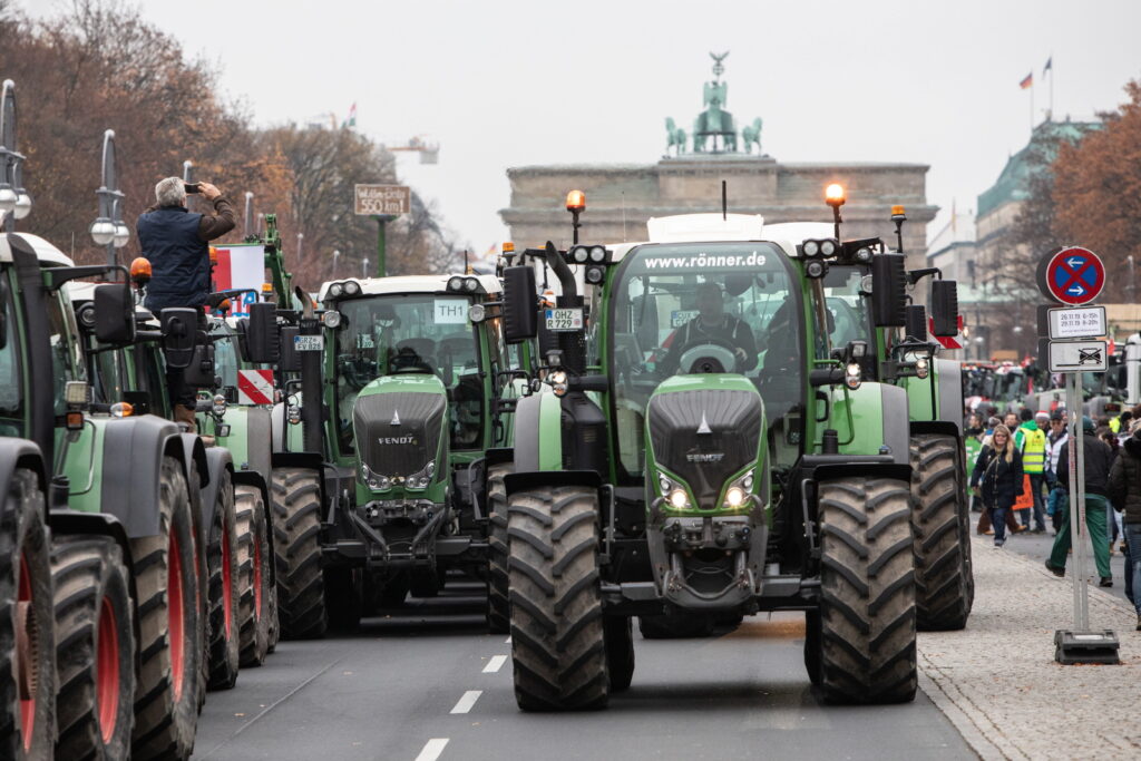 5 tys. traktorów zmierza do Berlina. Rolnicy będą protestować Radio Zachód - Lubuskie