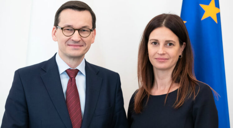 Premier Mateusz Morawiecki i Danuta Dmowska-AndrzejukFoto: https://www.facebook.com/MorawieckiPL