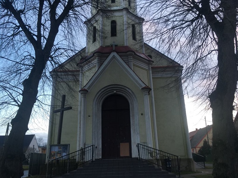Profanacja kościoła w podgorzowskim Jeninie Radio Zachód - Lubuskie