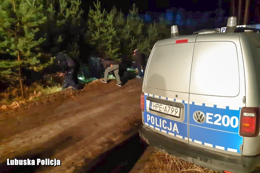 Sprawcy potrącenia policjantów zatrzymani; jeden ma rany postrzałowe Radio Zachód - Lubuskie