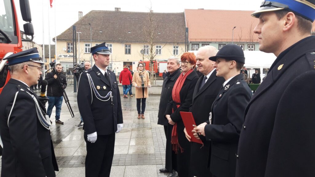 Nowy wóz w służbie OSP Drezdenko [DUŻO ZDJĘĆ] Radio Zachód - Lubuskie