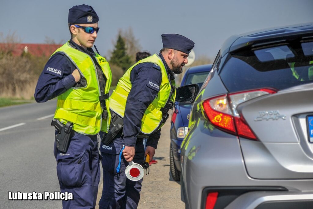 Na ulicach Zielonej Góry więcej funkcjonariuszy policji Radio Zachód - Lubuskie