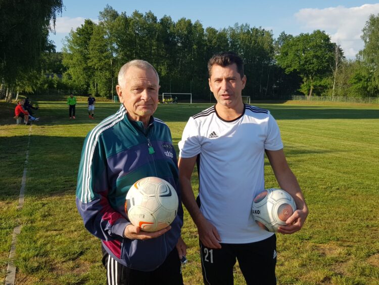 Na zdjęciu trener Drzonkowianki Zygmunt Petejko oraz prezes Tomasz Komorowski. Fot. Jakub Lesiński