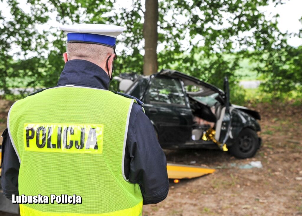 Ofiary wypadku koło Górzycy to nastolatkowie. 16-letni kierowca bez prawa jazdy Radio Zachód - Lubuskie