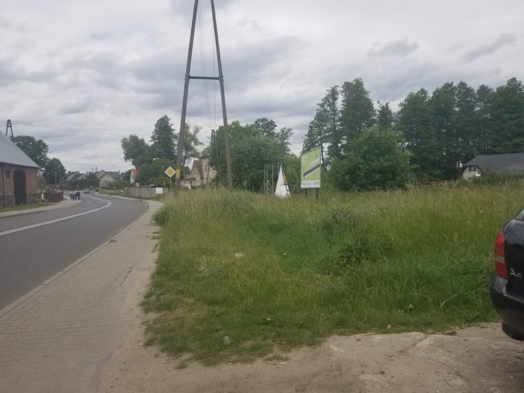 Mieszkańcy Płot protestowali przeciw budowie masztu telefonii komórkowej Radio Zachód - Lubuskie