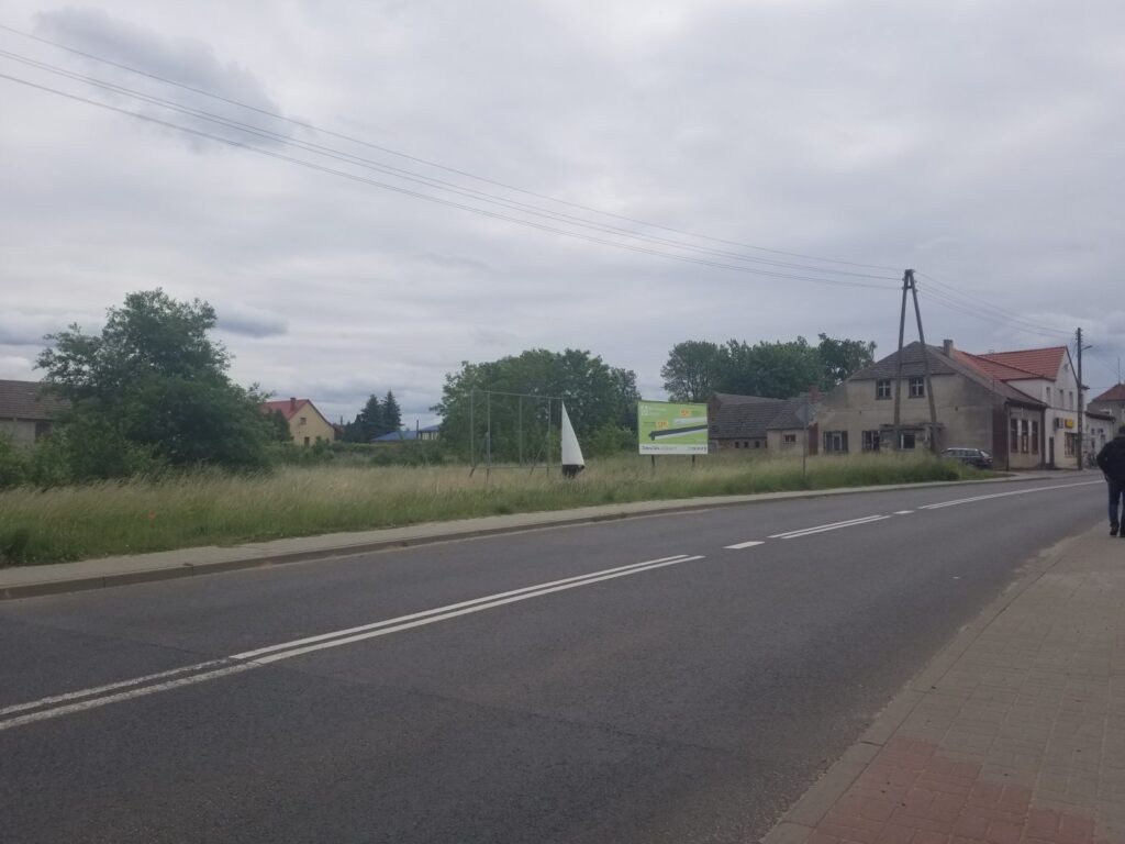 Mieszkańcy Płot protestowali przeciw budowie masztu telefonii komórkowej Radio Zachód - Lubuskie