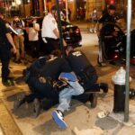 USA: godzina policyjna w niemal 40 miastach. Pod Białym Domem demonstranci podpalili samochody 11 USA: godzina policyjna w niemal 40 miastach. Pod Białym Domem demonstranci podpalili samochody Radio Zachód - Lubuskie