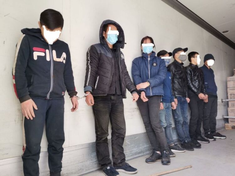 Nielegalni imigranci w ciężarówce - chłodni 9 przemyt ludzi Świecko granica