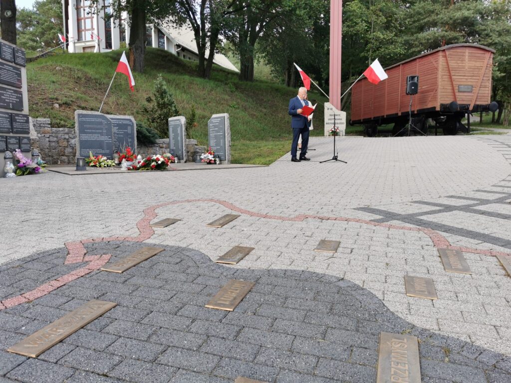 Ku pamięci ofiar rzezi wołyńskiej - uroczystości w Łężycy Radio Zachód - Lubuskie