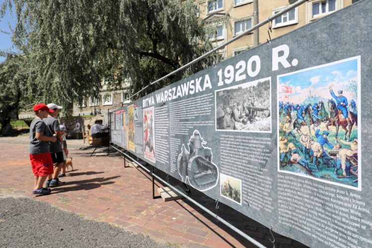 iknik historyczny na warszawskiej Woli w 100. rocznicę Bitwy Warszawskiej.