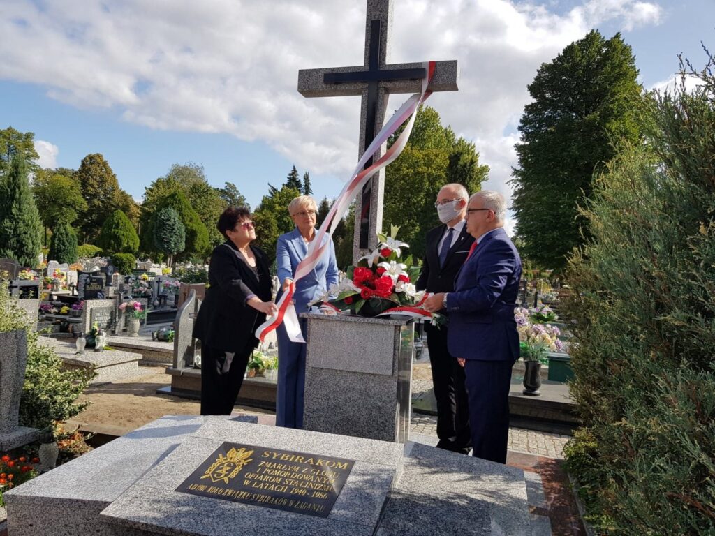 Odsłonięcie nowego Krzyża Sybiraków w Żaganiu Radio Zachód - Lubuskie