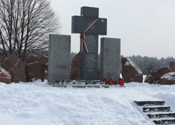 pomnik w Hucie Pieniackiej, fot. Kamil Hypki