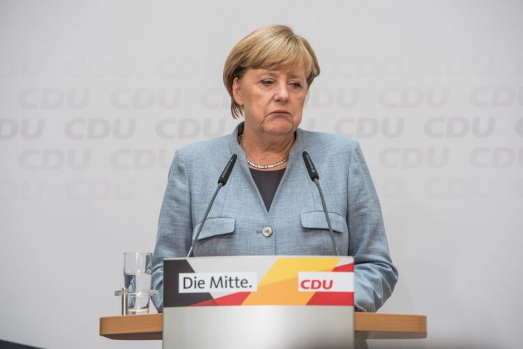 Niemcy: kanclerz Merkel planuje "lockdown light"