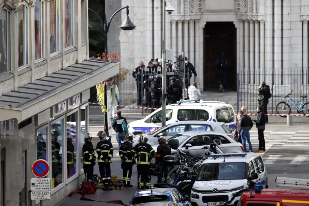 3 osoby zamordowane w ataku islamisty we Francji Radio Zachód - Lubuskie